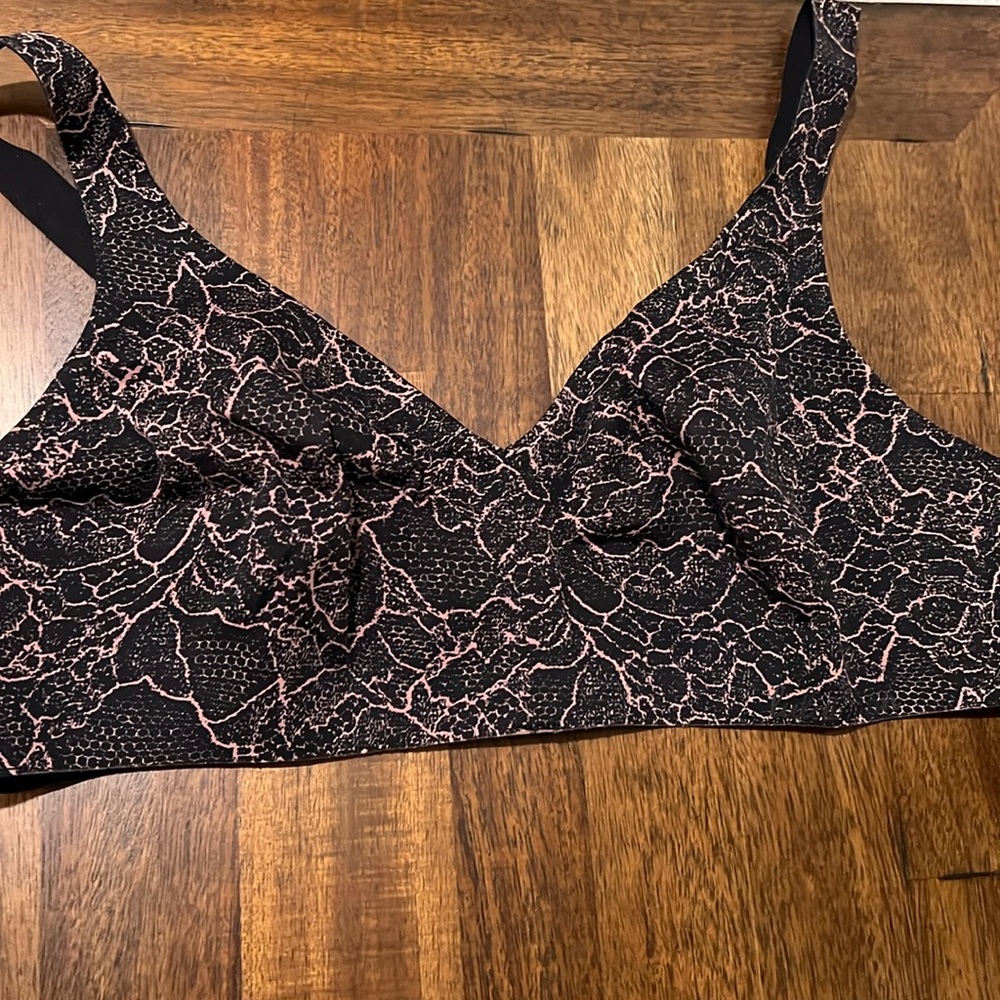 Lululemon Like Nothing Bra LACESCAPE SPANISH ROSE BLACK 36B